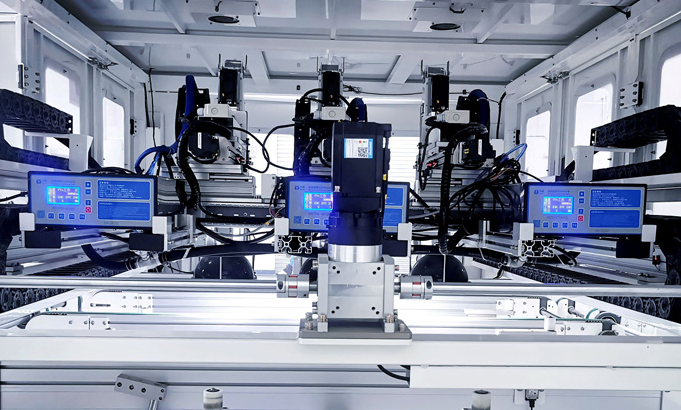 高频焊机面对不同金属材质时，如何调整参数以实现最佳焊接效果？