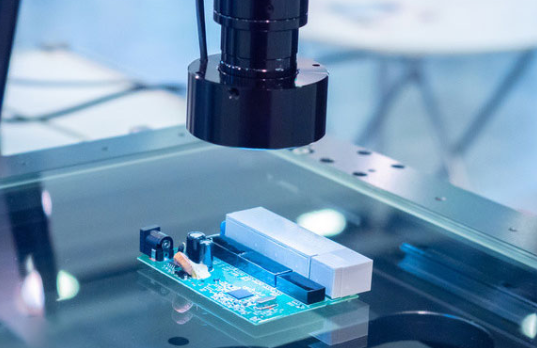 CCD视觉检测设备如何应对产品外观的复杂瑕疵？高分辨成像与智能算法解析